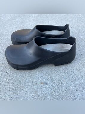Birkenstock Super Birki black clogs size 39 women's 8-8.5 slip resistant clogs